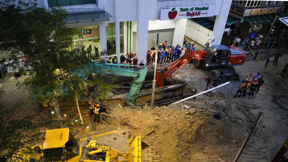 Update Turis India Hilang Ditelan Sinkhole di Malaysia: Upaya Penyelamatan Dihentikan