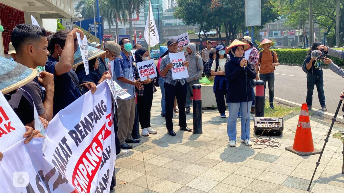 Dicueki Pemerintah RI, Warga Rempang Berunjukrasa di Kantor Kedutaan Tiongkok