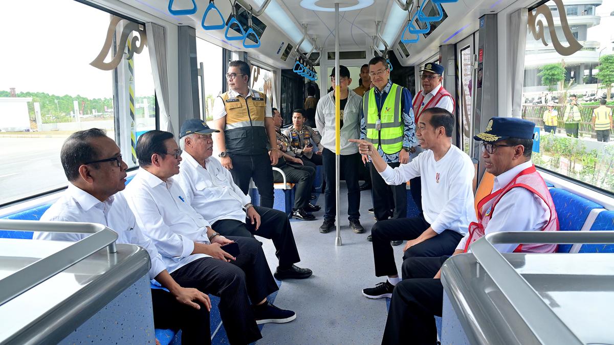 Jokowi Pastikan Kereta Otonom Siap Dipakai untuk Tamu HUT RI di IKN