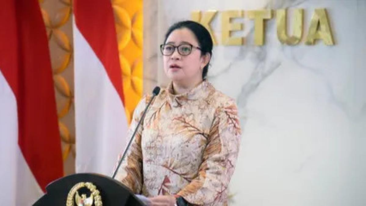 Sidang Tahunan MPR 2024, Puan Maharani Gunakan Baju Kebaya Kutu Baru Berwarna Emas