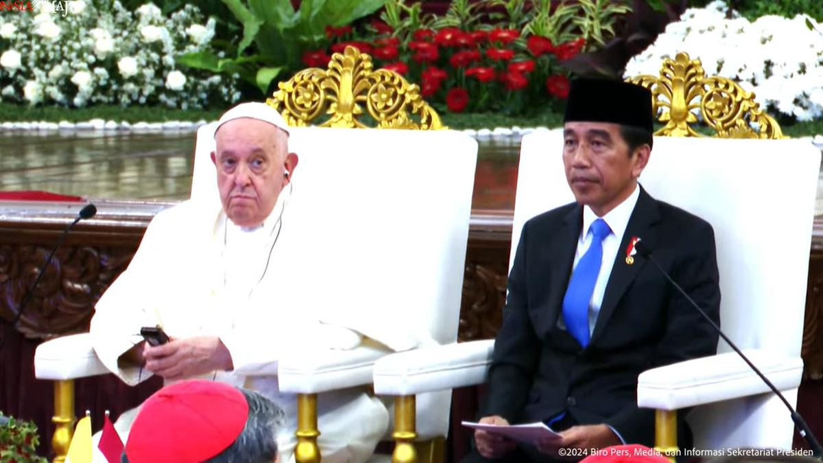 Jokowi ke Paus Fransiskus: Terima Kasih Bapa Suci Sudah Kunjungi Indonesia