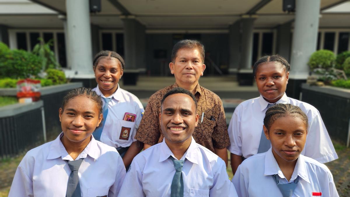 ADEM dan ADik Jadi Program Kemendikbudristek Pendidikan di Papua