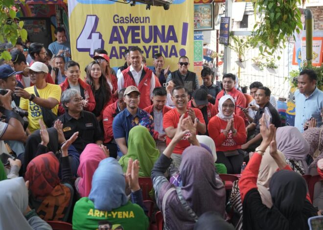 Temani Calon Wali Kota Bandung Blusukan, Kaesang Disambut Meriah Warga