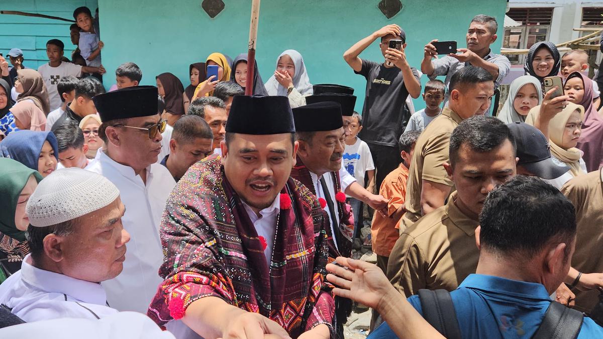 Bobby Nasution Memulai Kampanye dari Mandailing Natal, Langsung Terima Keluhan soal Jalan Rusak