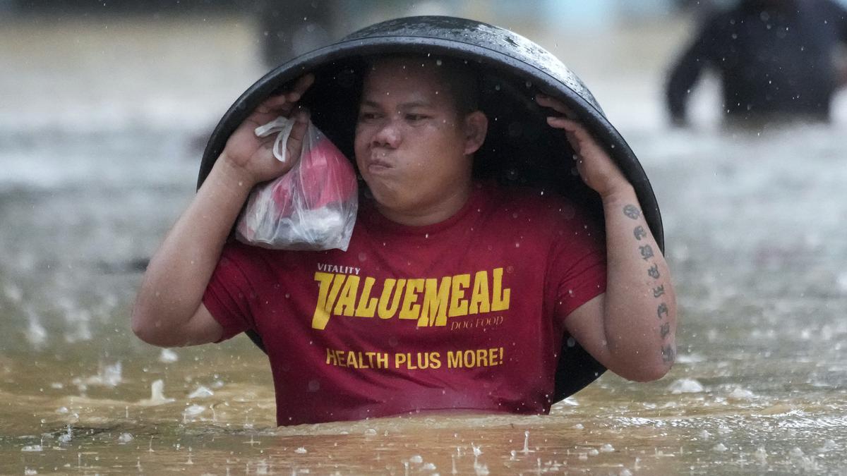 Badai Tropis Yagi Picu Banjir dan Tanah Longsor di Filipina