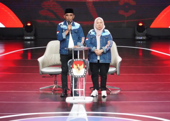 Debat Pilgub Sulteng 2024, Anwar-Reny Dinilai Paling Kompeten soal Tata Kelola Pemerintahan