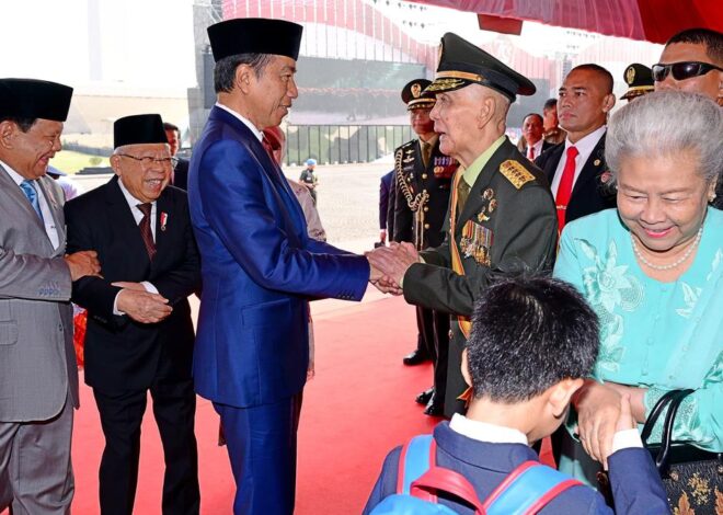 Istana Bantah Jokowi Tak Salami Try Sutrisno Saat HUT ke-79 TNI