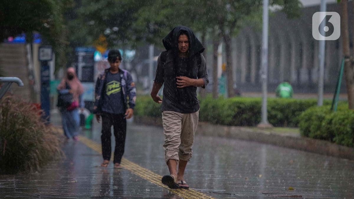 Cuaca Indonesia Hari Ini 1 Oktober 2024: Hujan Guyur Sebagian Wilayah pada Siang Hari Ini