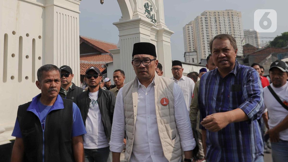 Kunjungi Muara Baru Jakut, Ridwan Kamil Sosialisasikan Program Giant Sea Wall