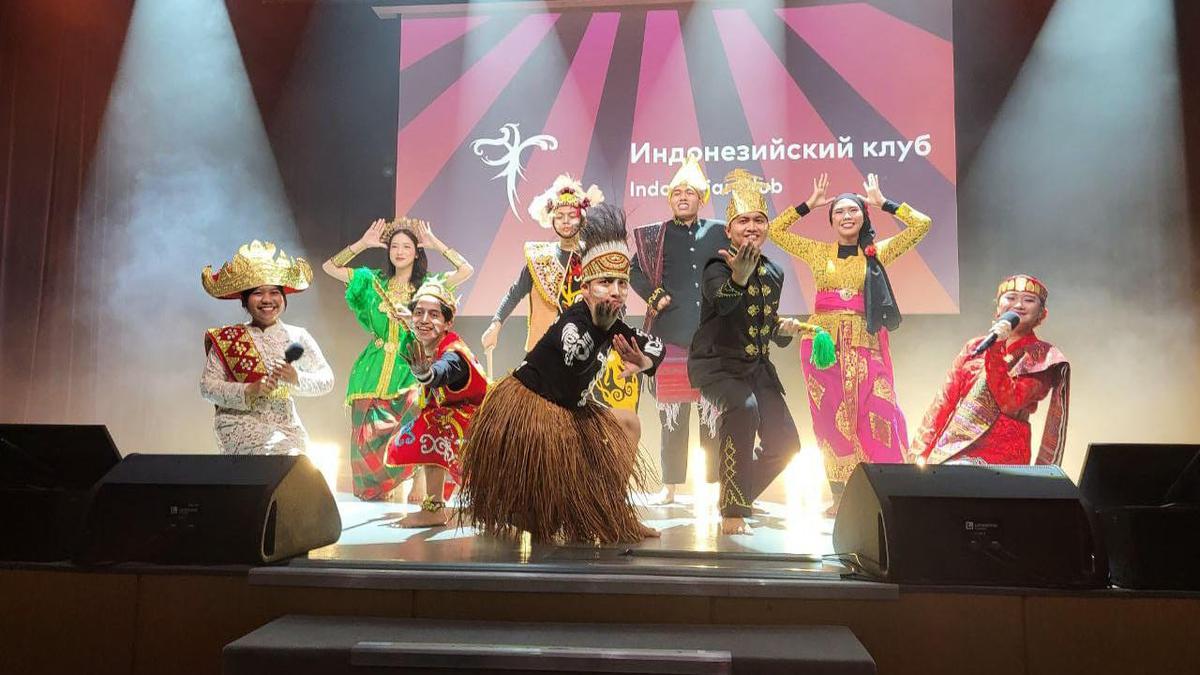 Pelajar Indonesia Meriahkan Unity Fest 2024 di Rusia dengan Ragam Tarian Nusantara