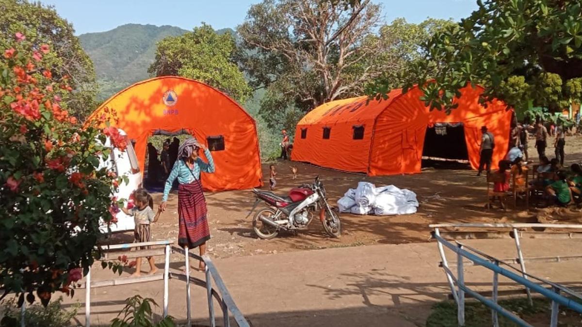 Gunung Lewotobi Laki-Laki Masih Bergejolak, Pengungsi Membeludak