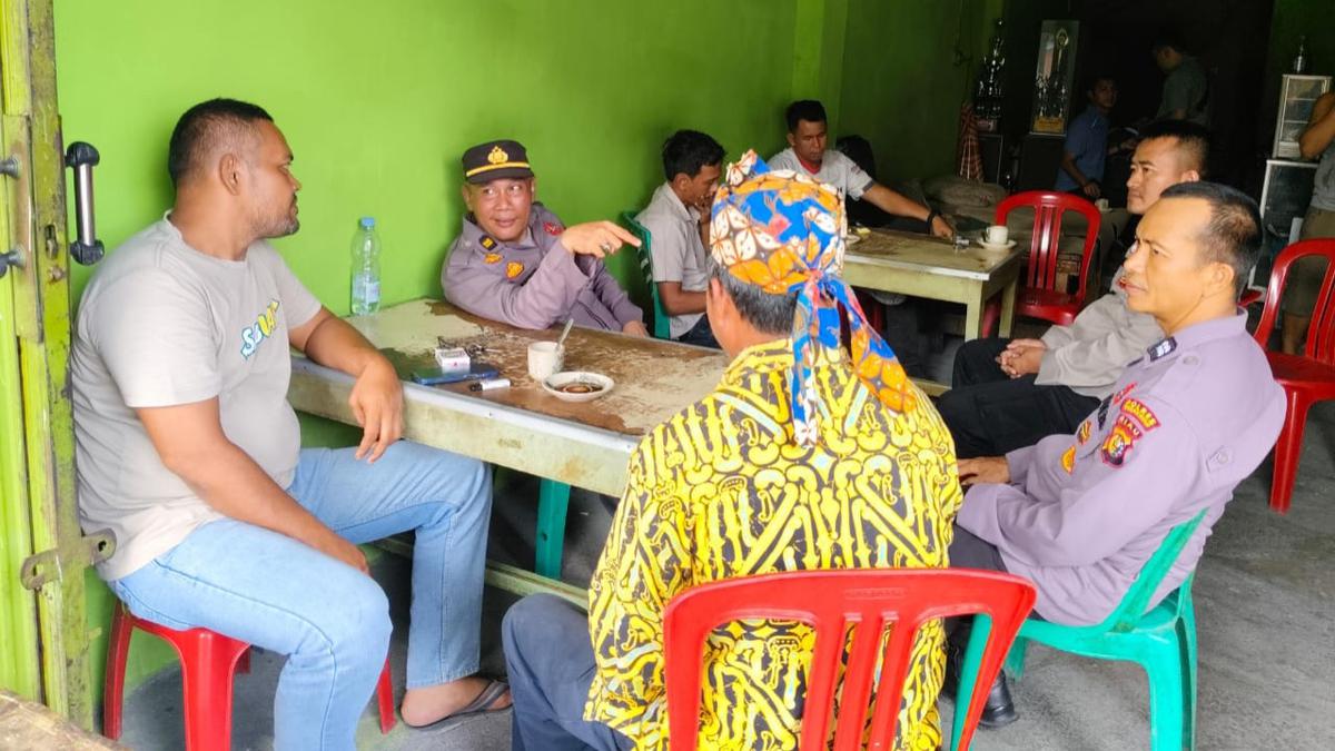 Ngopi Bersama Warga Rokan Hulu, Cara Polisi Sukseskan Pilkada Tanpa Golput