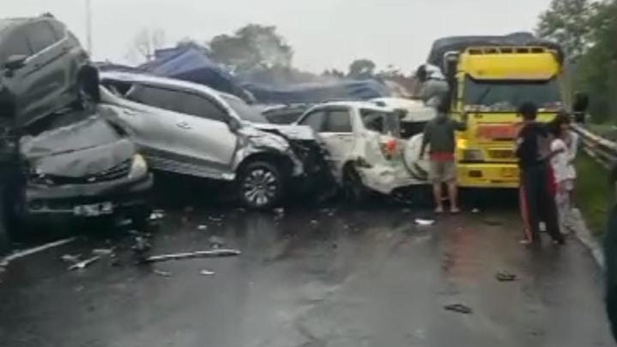 Polisi Sebut Tabrakan Beruntun di Tol Cipularang Terjadi di Titik Rawan Kecelakaan